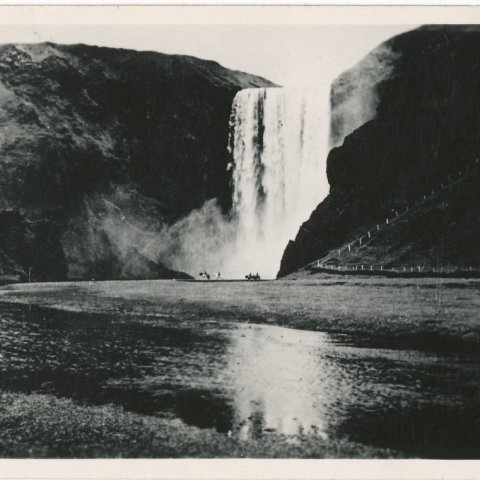 Skógafoss að Skógum. Borgarskjalasafn Reykjavíkur. 