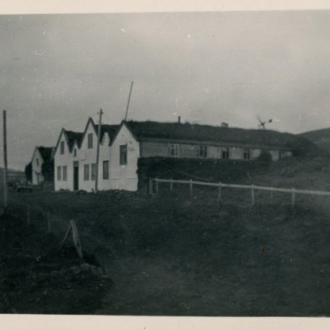 Gamli bærinn í Stóradal í Austur-Húnavatnssýslu. Bærinn brann 17. maí 1961. Borgarskjalasafn Reykjavíkur. 